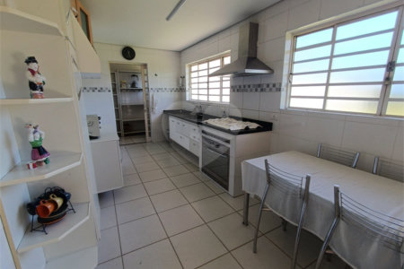 Chácara à venda com 4 quartos, sendo 1 suíte, em Vila Vilma (mailasqui), São Roque, SP