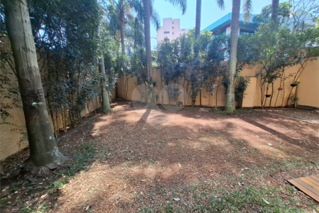 Casa para alugar com 4 quartos, sendo 2 suítes, no condomínio Palm Garden, São Paulo - SP