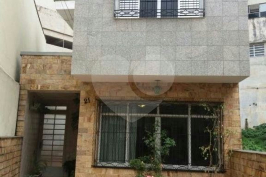 Casa à venda com 3 quartos no condomínio Travessa Quefren,21, São Paulo - SP