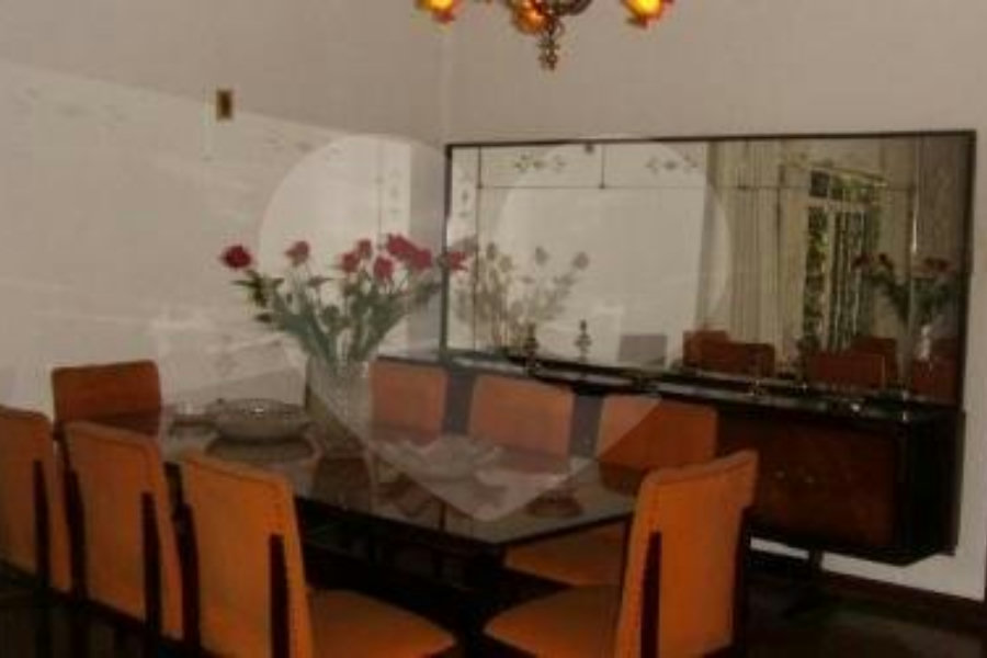 Casa Térrea à venda com 3 quartos em Vila Irmãos Arnoni, São Paulo, SP