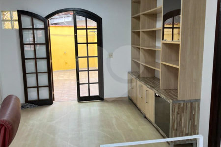 Sobrado à venda com 5 quartos, sendo 2 suítes, em Vila Universitária, São Paulo, SP