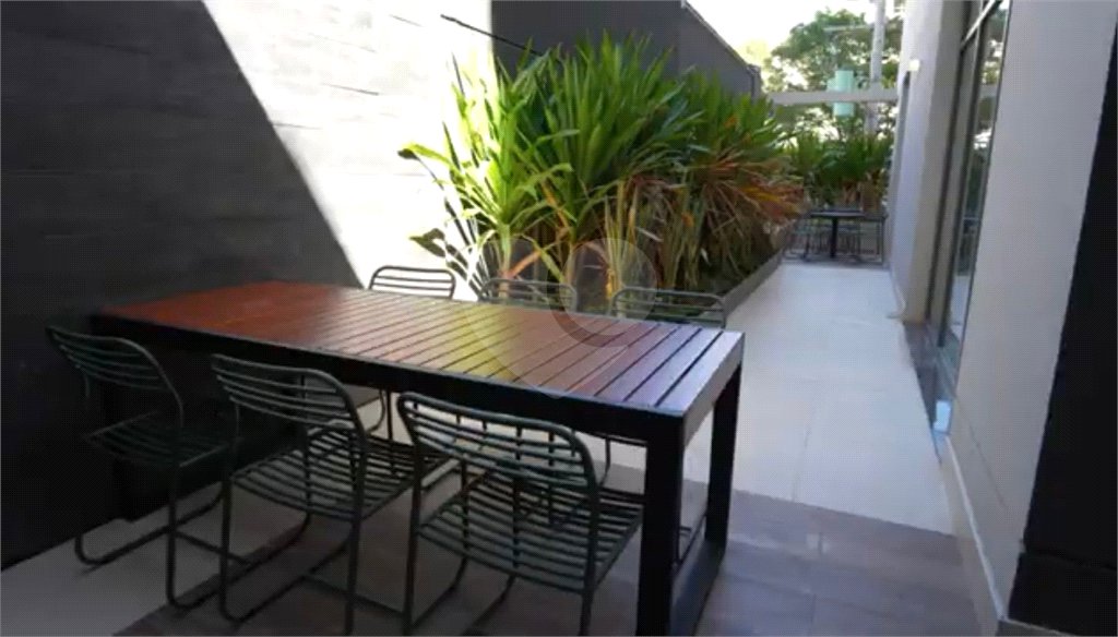 Apartamento à venda ou para alugar com 1 suíte em Cerqueira César, São Paulo, SP