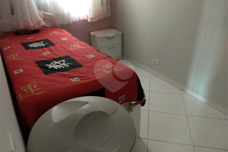 Casa Térrea à venda ou para alugar com 4 suítes em Horto, São Paulo, SP