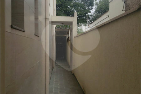 Sobrado à venda ou para alugar com 4 quartos, sendo 2 suítes, em Vila Congonhas, São Paulo, SP