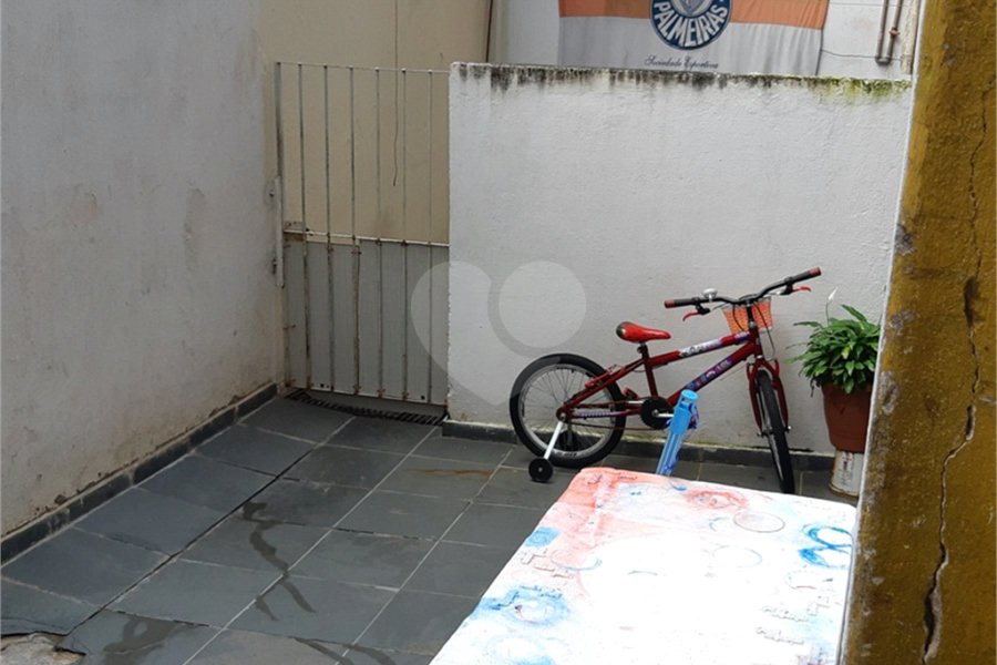 Sobrado à venda com 20 quartos em Jardim Peri, São Paulo, SP