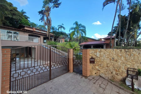 Casa à venda ou para alugar com 5 quartos, sendo 2 suítes, no condomínio Fazenda São Joaquim, Vinhedo - SP