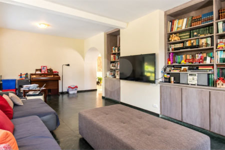 Casa à venda com 5 quartos, sendo 4 suítes, em Interlagos, São Paulo, SP