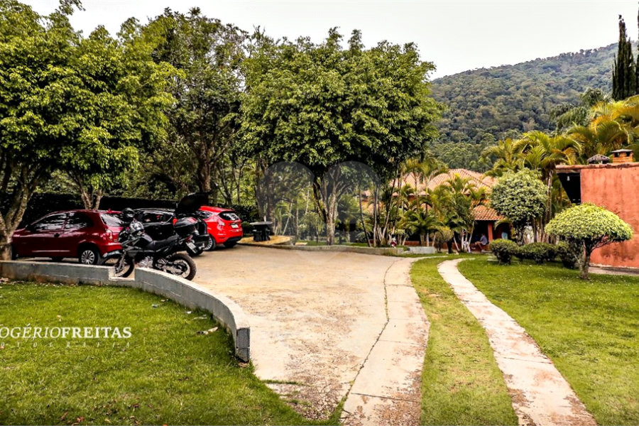 Sítio à venda com 6 quartos em Pavão (canguera), São Roque, SP