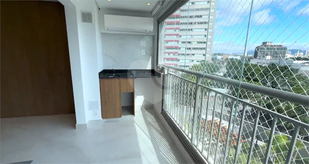 Apartamento à venda com 3 quartos, sendo 1 suíte, em Barra Funda, São Paulo, SP