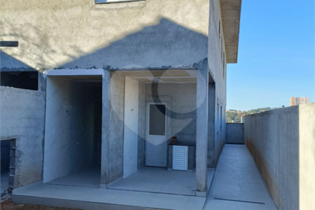 Sobrado à venda com 3 quartos, sendo 1 suíte, em Jardim do Lago, Atibaia, SP