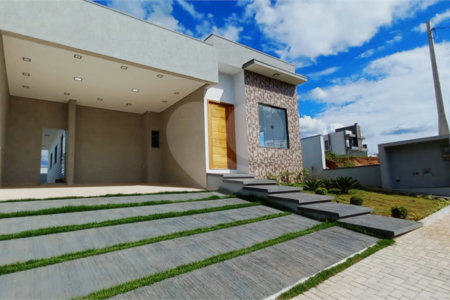Casa à venda com 3 quartos, sendo 1 suíte, no condomínio Mosaico Essence, Mogi das Cruzes - SP