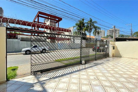 Casa à venda com 3 quartos, sendo 1 suíte, em Jardim Pires de Mello, Sorocaba, SP
