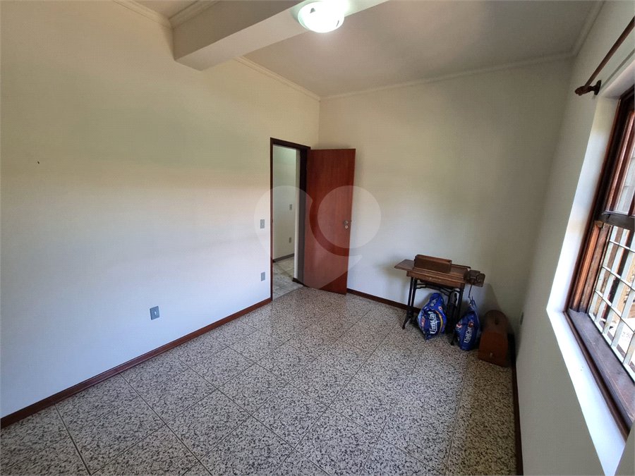 Casa à venda com 4 quartos, sendo 2 suítes, em Bosque, Vinhedo, SP