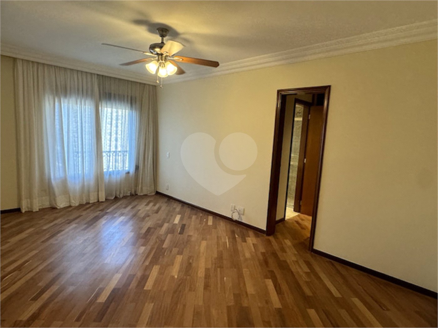 Cobertura à venda ou para alugar com 5 quartos, sendo 4 suítes, em Santo Amaro, São Paulo, SP