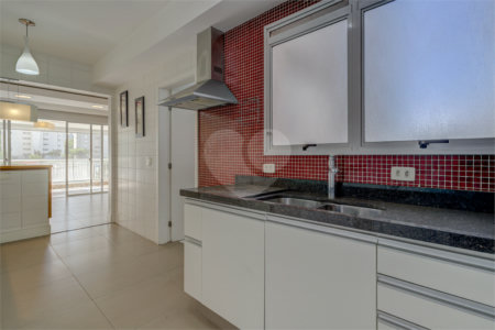 Apartamento à venda com 4 quartos, sendo 3 suítes, em Alto da Boa Vista, São Paulo, SP