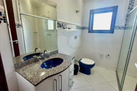 Casa à venda com 4 suítes no condomínio Parque Village Castelo, Itu - SP