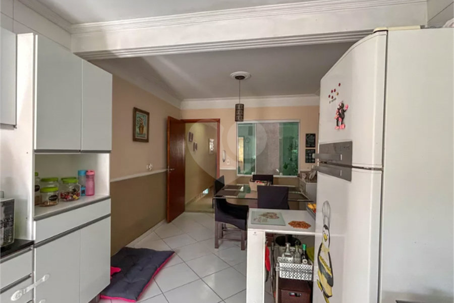 Sobrado à venda com 3 quartos, sendo 1 suíte, em Vila Mangalot, São Paulo, SP