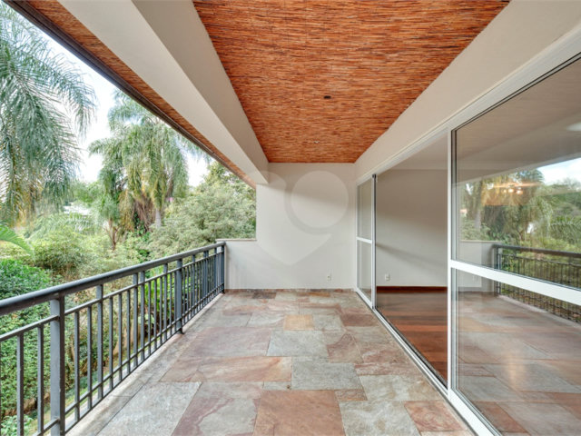 Casa de Vila à venda ou para alugar com 3 suítes em Alto da Boa Vista, São Paulo, SP