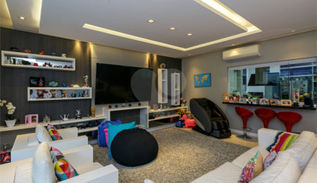 Casa à venda com 3 suítes no condomínio Modigliani, São Paulo - SP