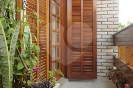 Casa à venda com 3 quartos, sendo 1 suíte,  em Parque Monte Alegre, Taboão da Serra, SP