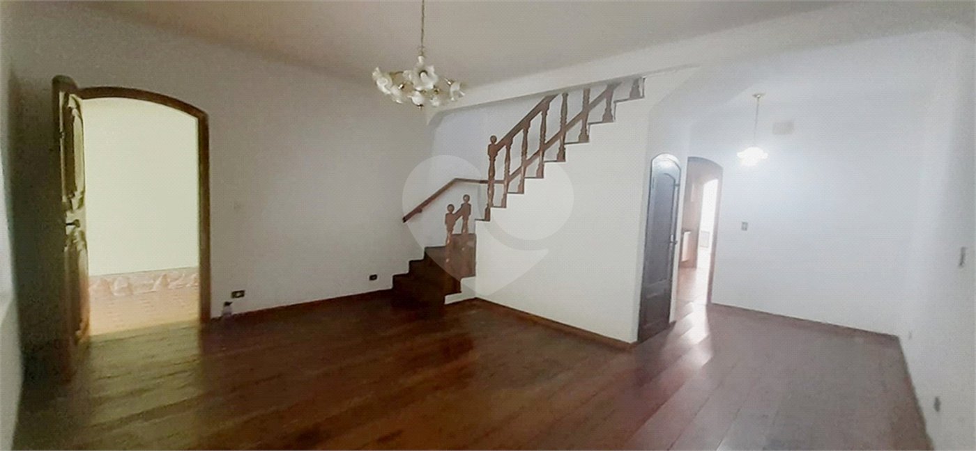 Sobrado à venda com 4 quartos, sendo 2 suítes,  em Vila Maria, São Paulo, SP