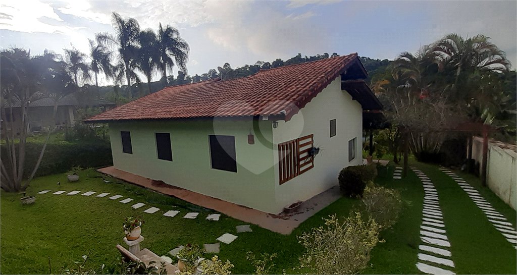 Casa em condomínio à venda com 3 quartos, sendo 1 suíte, no Centro, Bom Jesus dos Perdões, SP