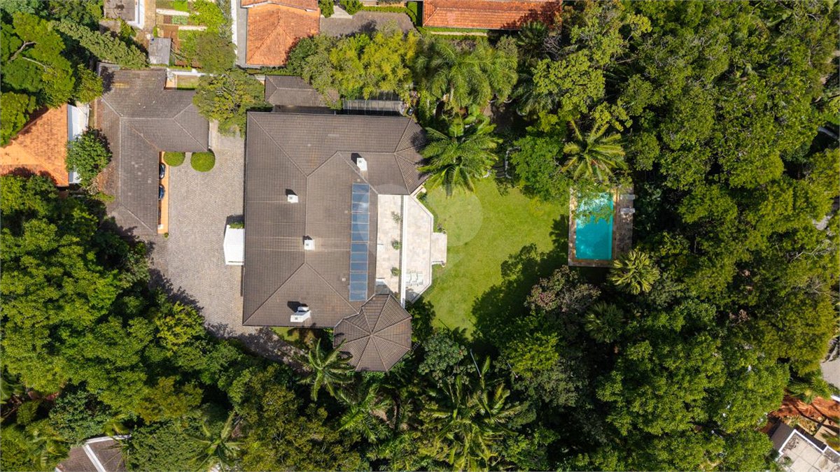 Casa à venda com 5 suítes no condomínio Chácara Flora, São Paulo - SP