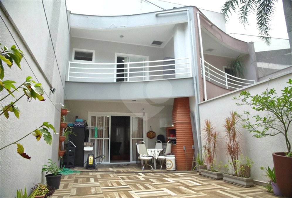 Sobrado à venda com 4 quartos, sendo 2 suítes, em Nova Petrópolis, São Bernardo do Campo, SP