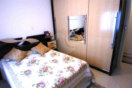 Sobrado à venda com 5 quartos, sendo 1 suíte, em Vila Maria Alta, São Paulo, SP