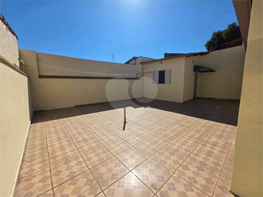 Casa à venda com 3 quartos, sendo 2 suítes, em Jardim Santo Antônio, Valinhos, SP