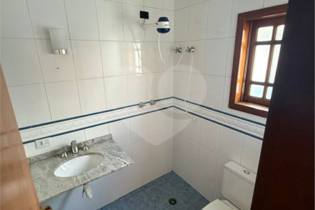 Casa à venda com 4 quartos, sendo 2 suítes,  no condomínio Arujá 5, Arujá - SP