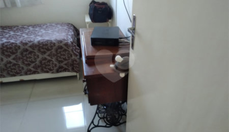 Apartamento à venda com 3 quartos, sendo 1 suíte,  em Parque Santana, Mogi das Cruzes, SP