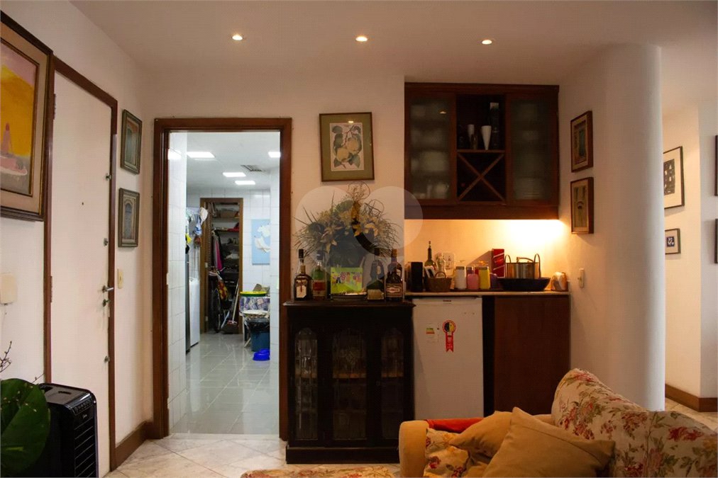 Apartamento à venda com 3 quartos, sendo 1 suíte, em Copacabana, Rio de Janeiro, RJ