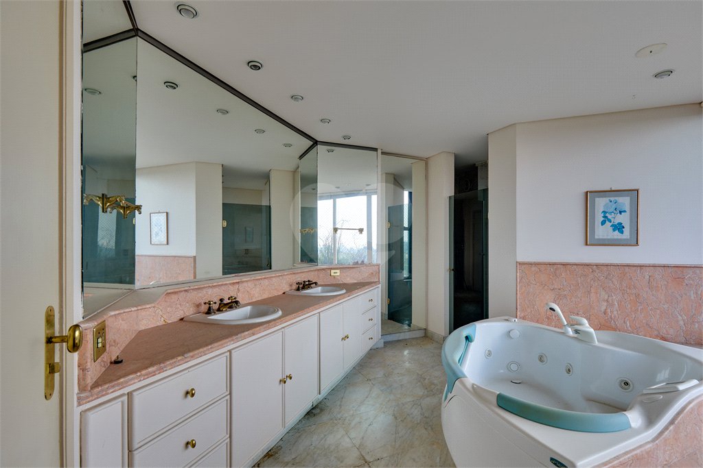 Apartamento à venda com 4 suítes em Santo Amaro, São Paulo, SP