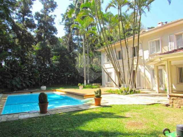 Casa à venda com 4 suítes no condomínio Chácara Flora, São Paulo - SP