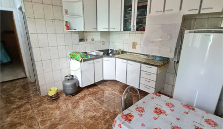 Casa à venda com 6 quartos em Vila dos Remédios, São Paulo, SP
