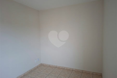 Apartamento à venda com 2 quartos em Parque Maria Domitila, São Paulo, SP
