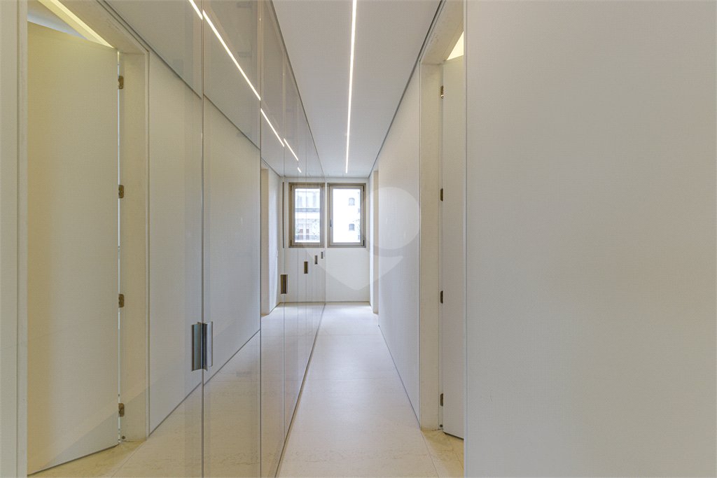 Apartamento à venda com 4 suítes em Moema, São Paulo, SP