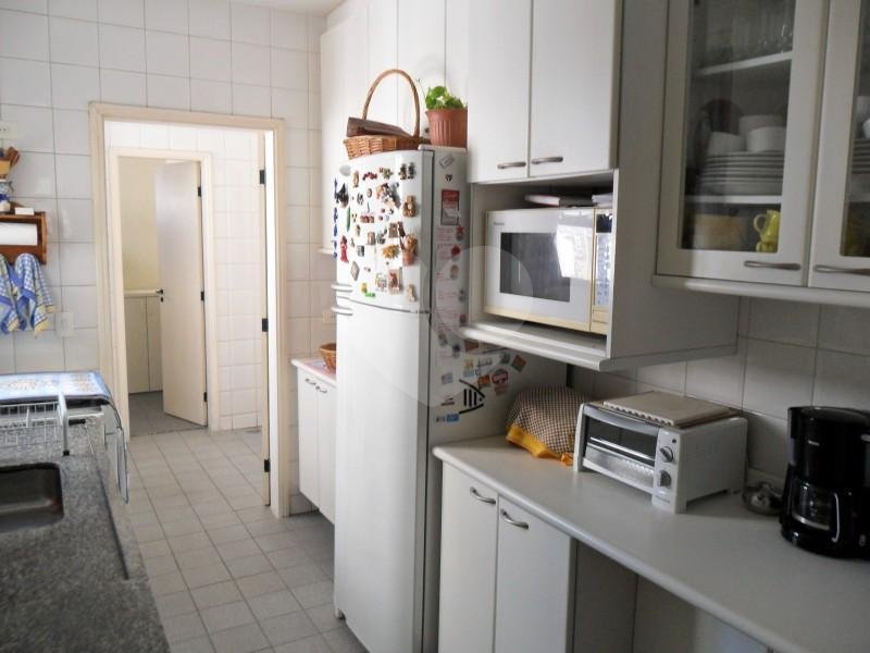Apartamento à venda com 3 quartos, sendo 1 suíte, em Vila Andrade, São Paulo, SP