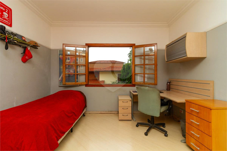 Casa à venda com 4 quartos, sendo 2 suítes, no condomínio Da Serra, São Paulo - SP