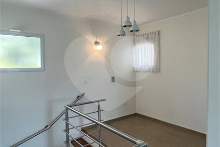 Casa à venda com 3 quartos, sendo 2 suítes, no condomínio Mirante do Horto, São Paulo - SP