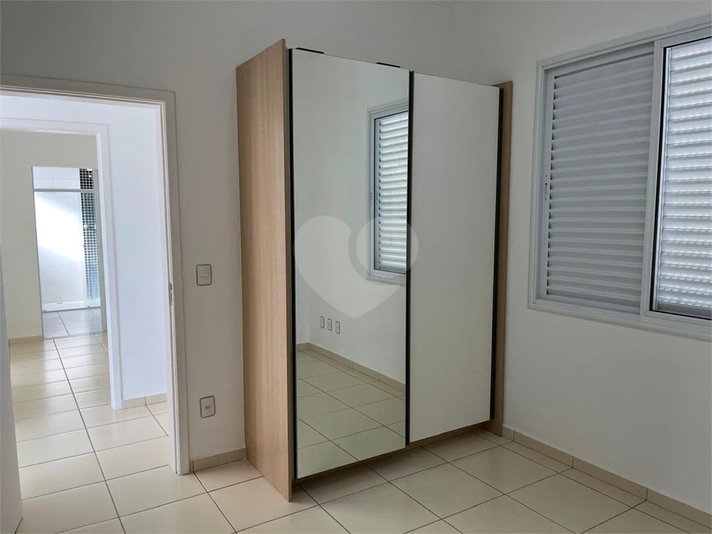 Casa para alugar com 3 suítes no condomínio Figueira Garden, Atibaia - SP
