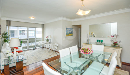 Apartamento à venda com 3 quartos, sendo 1 suíte,  em Moema, São Paulo, SP