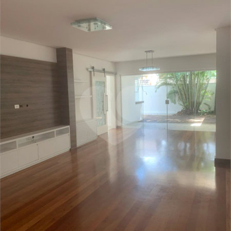 Casa à venda com 3 suítes no condomínio Villaggio Belvedere, São Paulo - SP