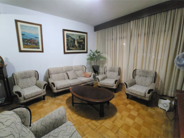 Casa à venda com 4 quartos, sendo 2 suítes,  em Vila Cordeiro, São Paulo, SP