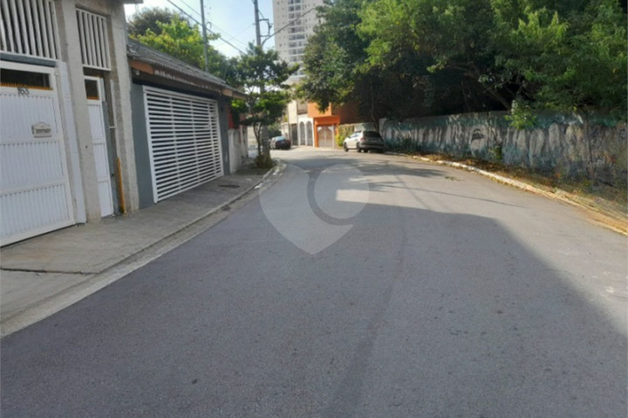 Sobrado à venda com 3 quartos, sendo 1 suíte,  em Saúde, São Paulo, SP
