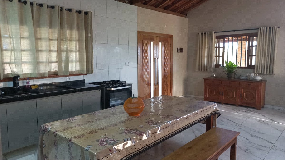 Chácara à venda com 4 quartos, sendo 1 suíte,  em Loteamento Quinta da Mata, Ibiúna, SP