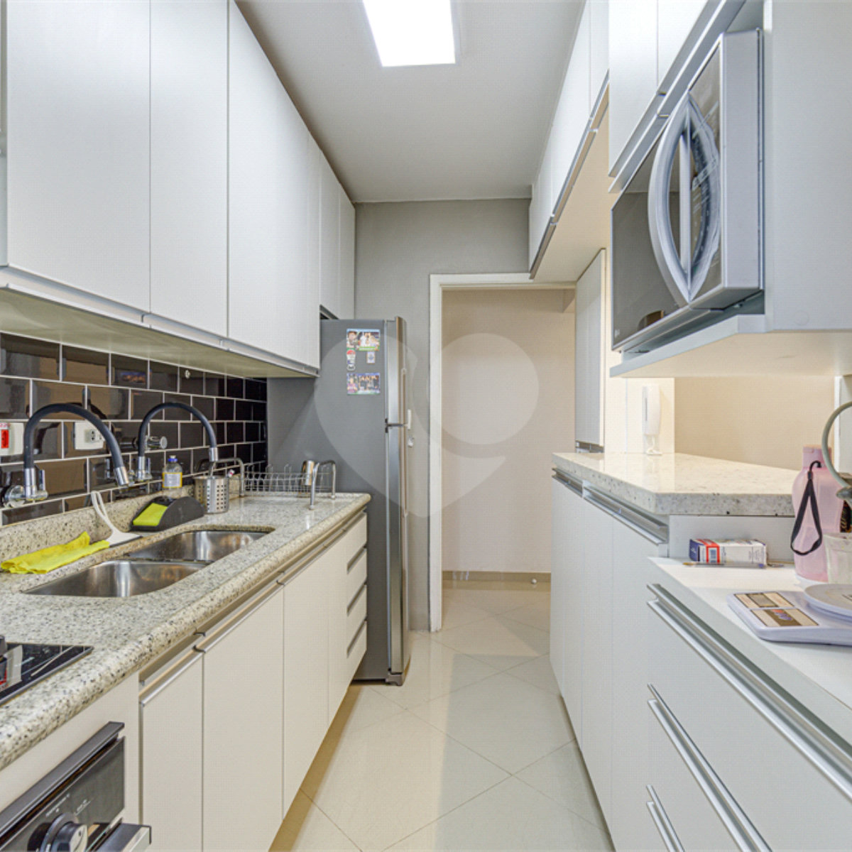 Apartamento à venda com 3 quartos, sendo 1 suíte, em Alto da Boa Vista, São Paulo, SP