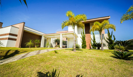 Casa à venda com 4 quartos, sendo 2 suítes,  no condomínio Residencial Jardim Primavera, Louveira - SP