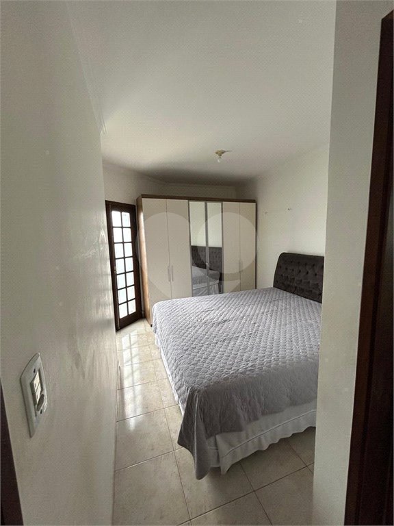 Sobrado à venda com 5 quartos, sendo 1 suíte, em Jardim Marisa, São Paulo, SP